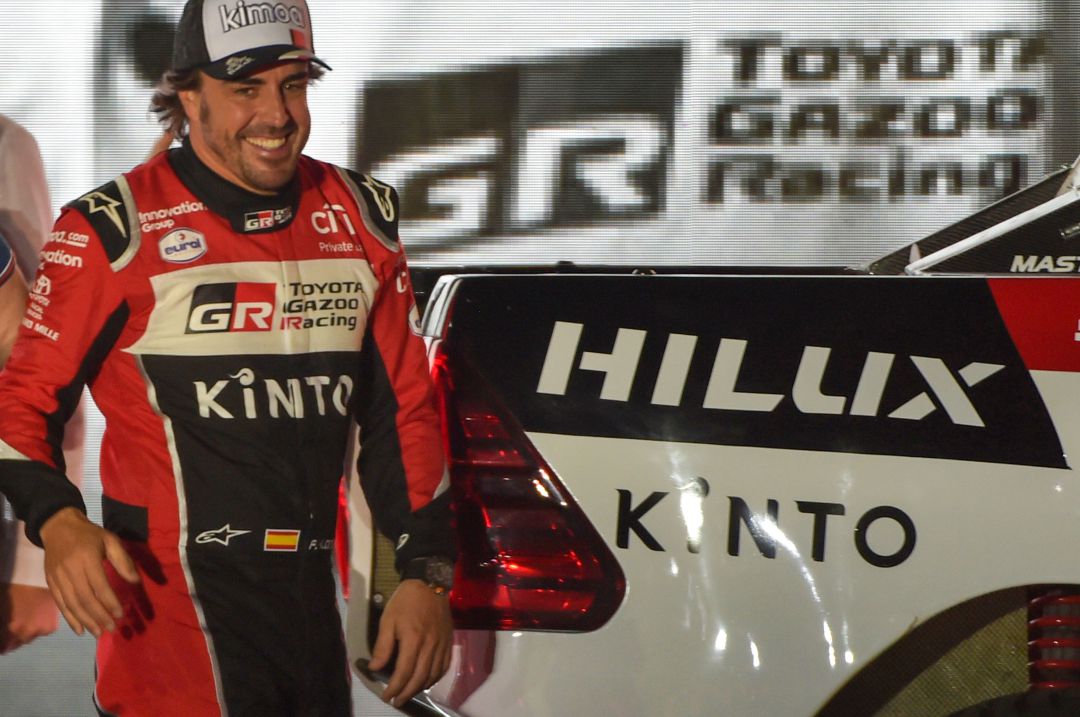 Fernando Alonso, antes de la salida del Rally Dakar.