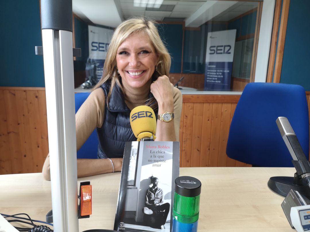 Marta Robles inaugurates the cycle ‘Mares de Papel’ |  Radio Murcia |  Present