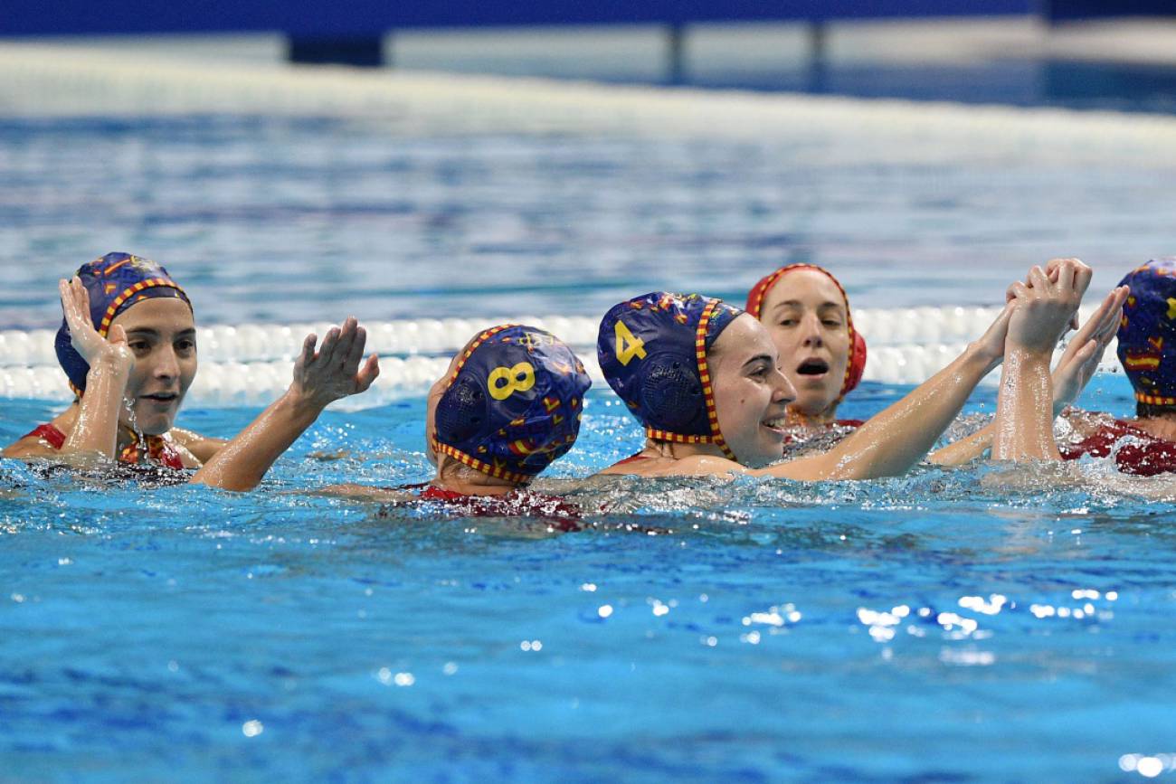 La selección española femenina de waterpolo se mete en la final del
