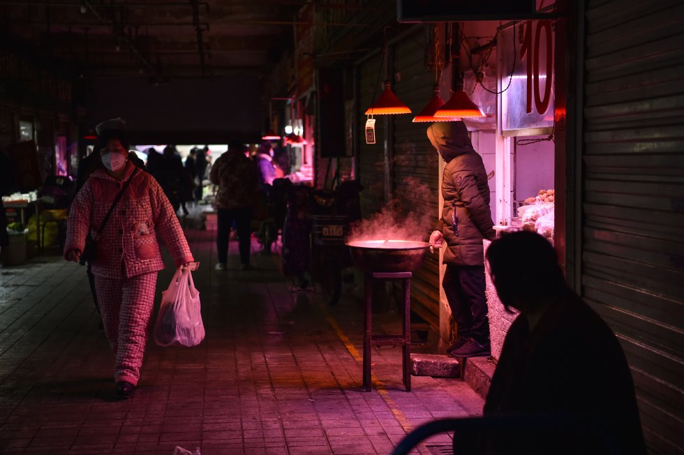 Wuhan | Las calles de la ciudad, de noche. Wuhan | Las calles de la ciudad, de noche.
