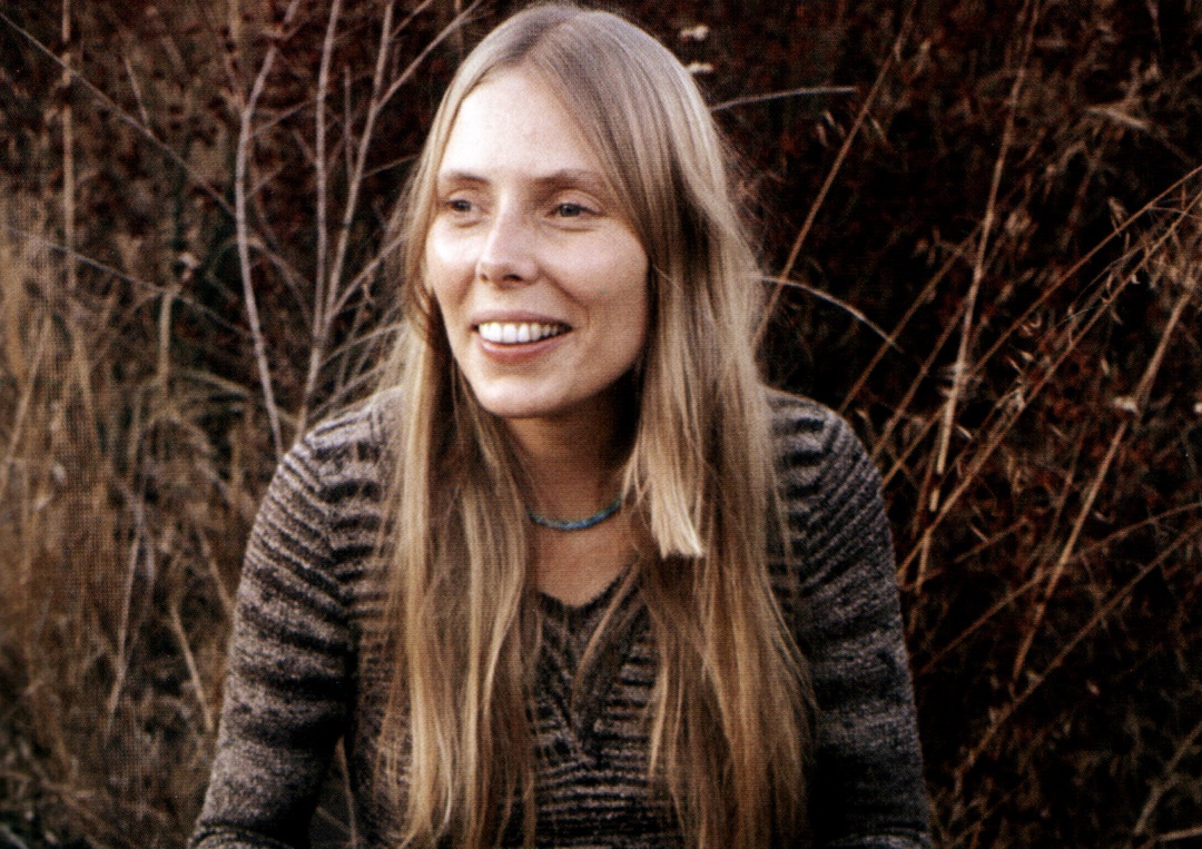 Joni Mitchell en una fotografía de 1971