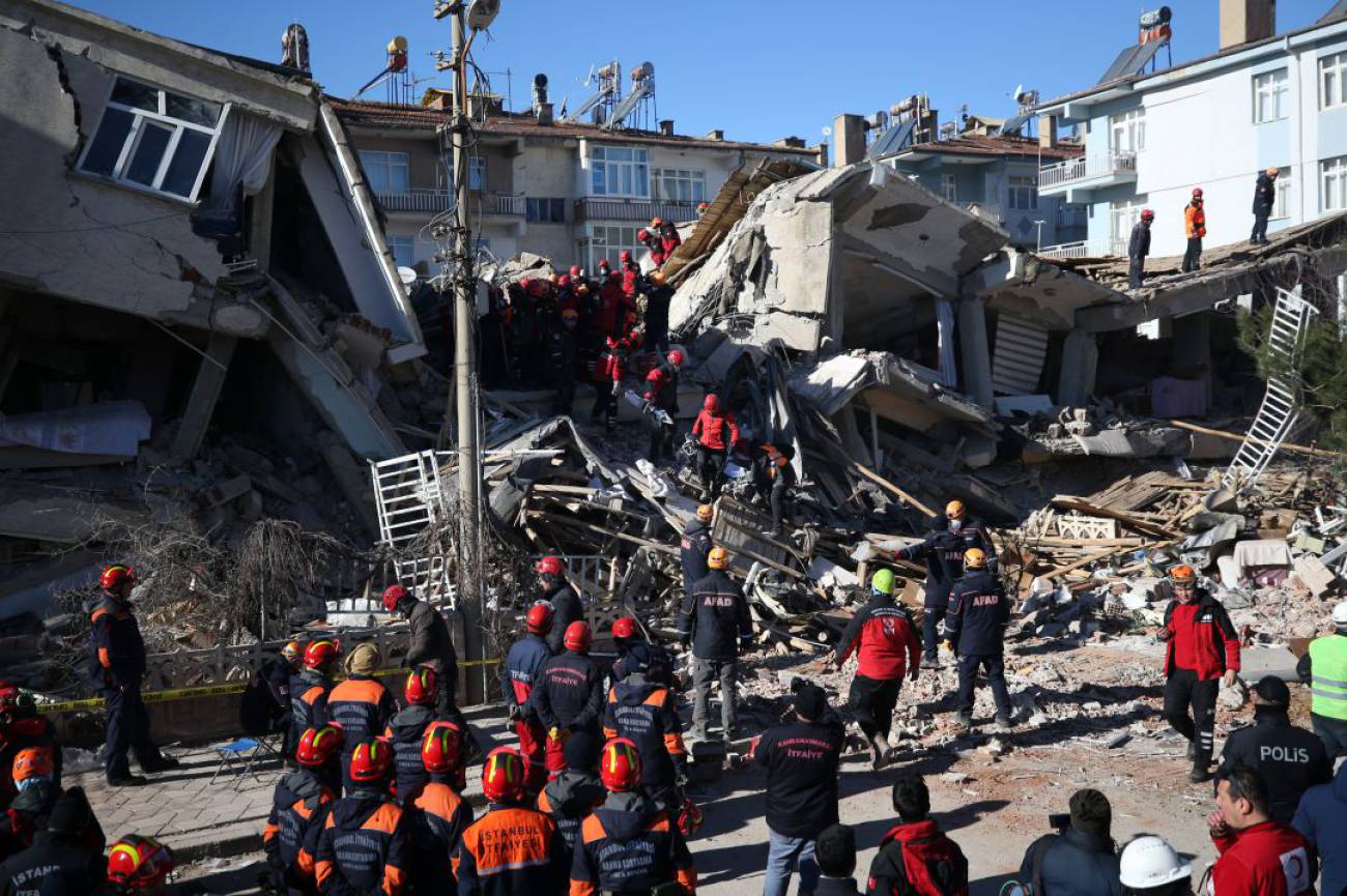 Al menos 21 muertos y más de mil heridos por el terremoto en Turquía