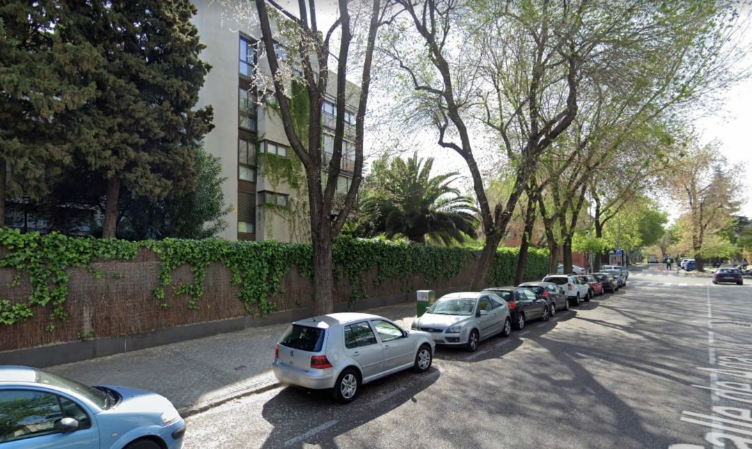 Muere Una Chica De 14 Anos En Madrid Al Caerse Por El Hueco De Una Escalera Mientras Se Hacia Un Selfi Radio Madrid Cadena Ser