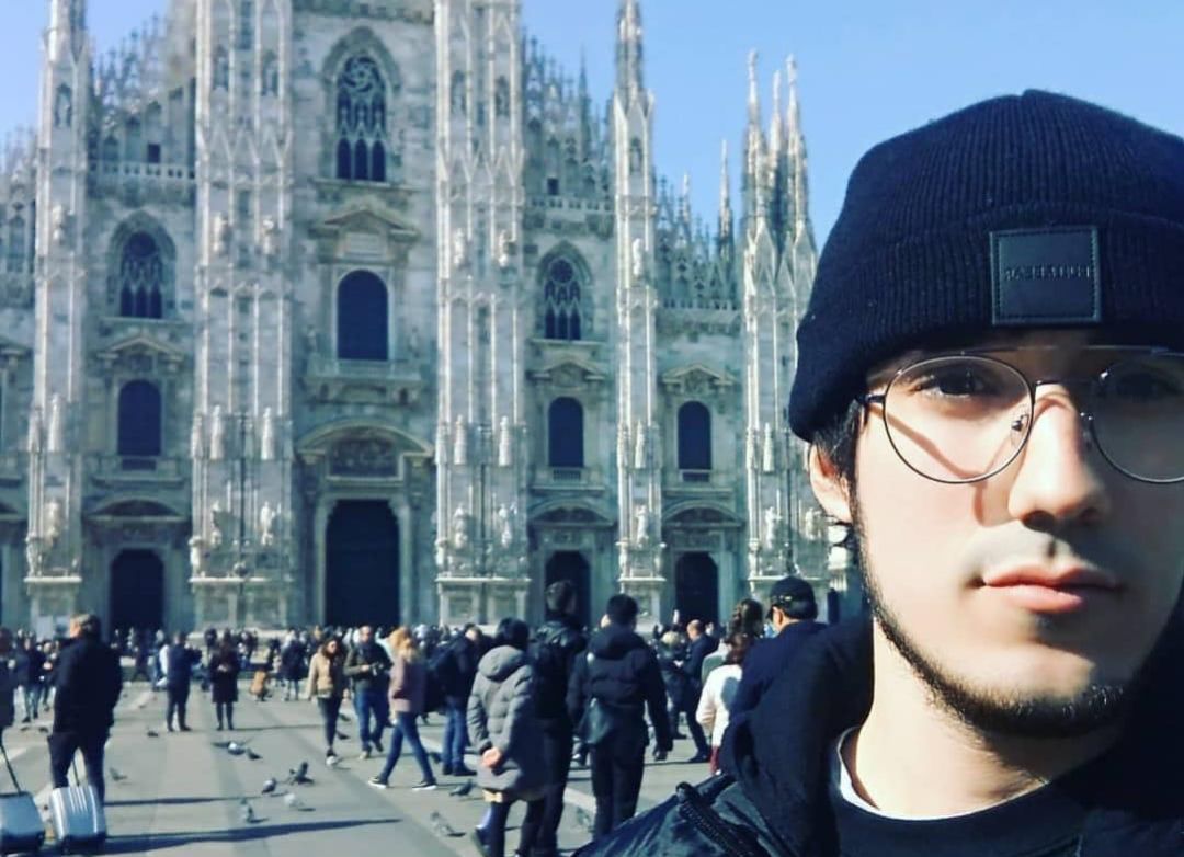 Pedro Zapata Jiménez en la plaza del Duomo de Milán hace unas semanas