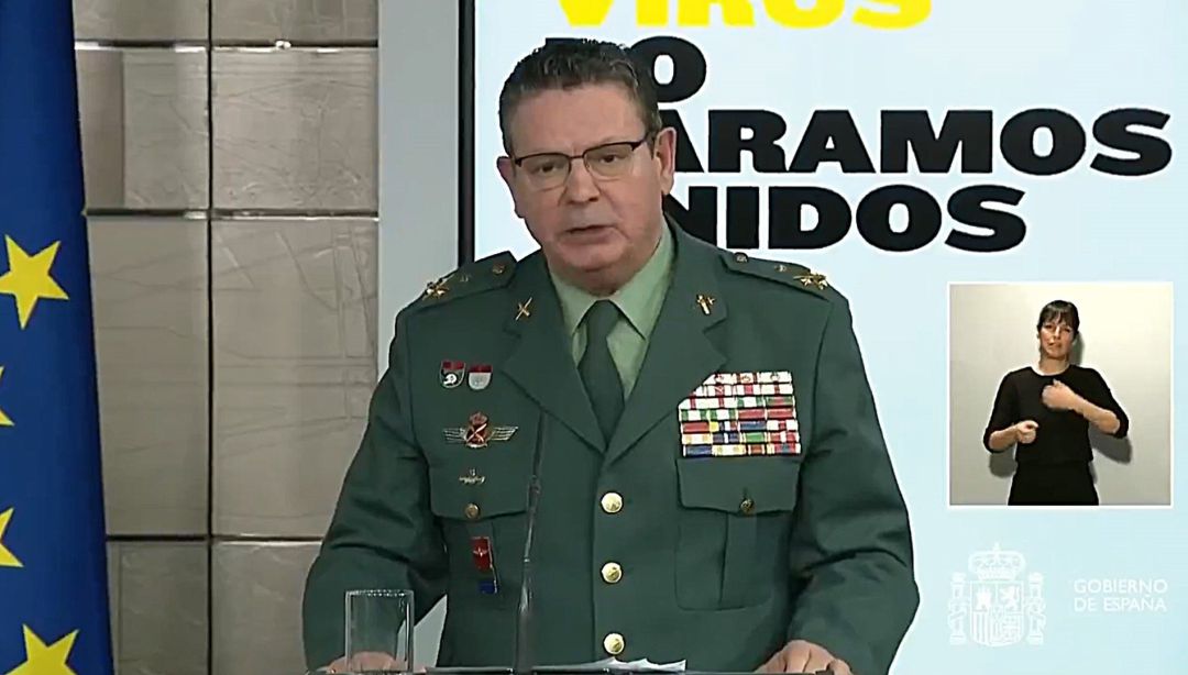 Captura de la señal de video institucional del Palacio de La Moncloa, del director del operativo de la Guardia Civil, Laurentino Ceña, durante la rueda de prensa.