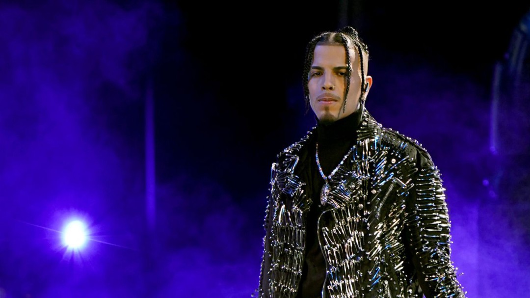 Rauw Alejandro comparte un adelanto de su videoclip y sus fans comentan:"¿Es el only fans de Rauw?"