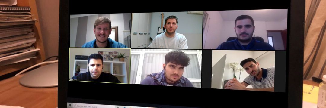 El equipo de Yo ayudo a Alzira por videollamada