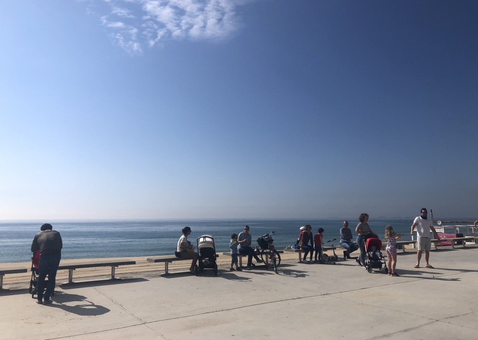 Las playas de Barcelona reciben este domingo a los niños y niñas que residen cerca de ellas. Las playas de Barcelona reciben este domingo a los niños y niñas que residen cerca de ellas.
