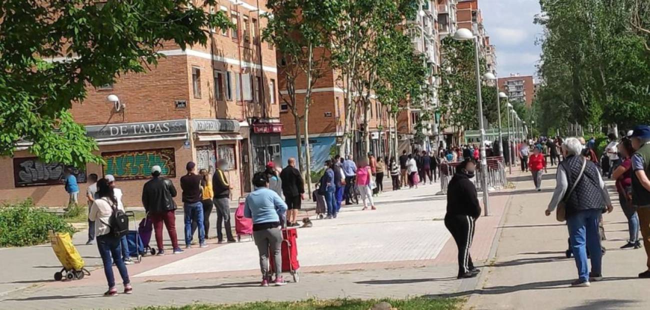 Coronavirus: Las colas del hambre | A vivir | Las edades de Millás | Cadena SER