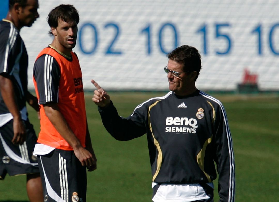 Van Nistelrooy y Capello, en un entrenamiento del Real Madrid en 2006.