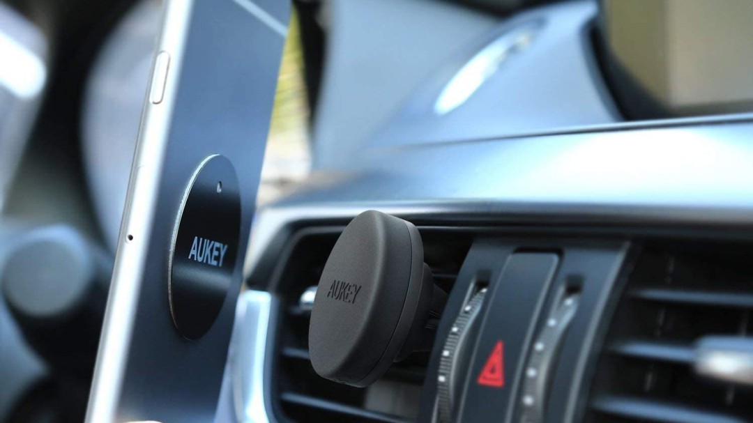 El soporte de móvil universal para coche con más de 11.000 valoraciones en Amazon