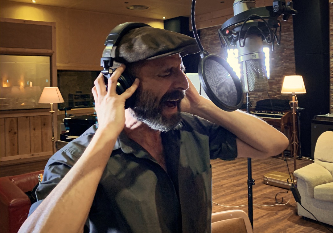 Estrella Galicia reúne a Los Enemigos para animar a los consumidores en su regreso a los bares