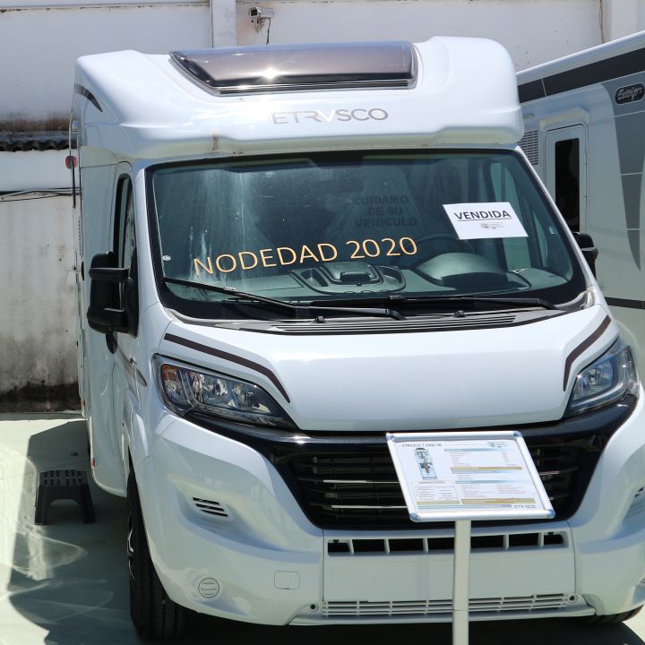 Un verano sobre ruedas: Comprar una caravana sin que te "vendan la moto"