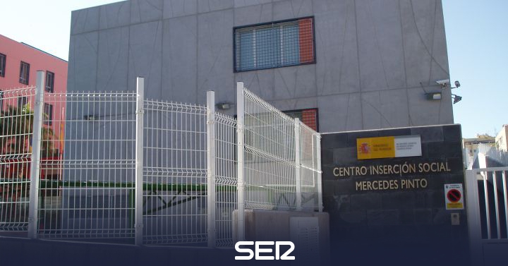 At least two migrant women expelled from the Mercedes Pinto Insertion Center in Tenerife |  Radio Club Tenerife