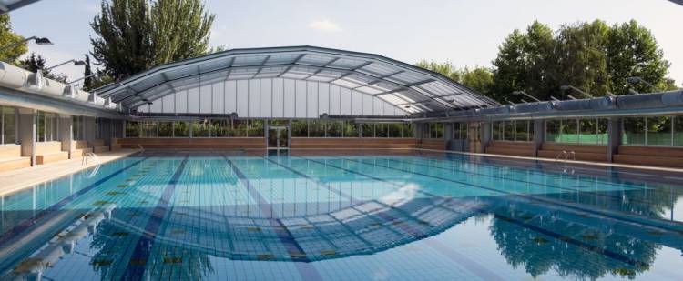 La Federación de Vecinos ve "llamativo" que las piscinas tengan un