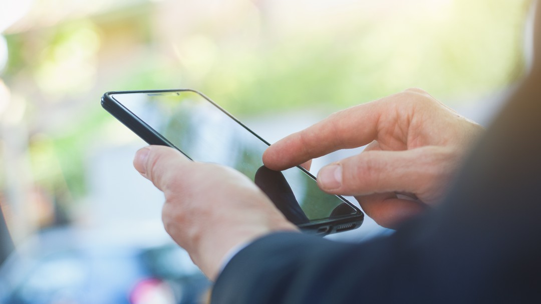 Si tienes esta aplicación en tu móvil, bórrala ya: pretende robarte tus datos bancarios