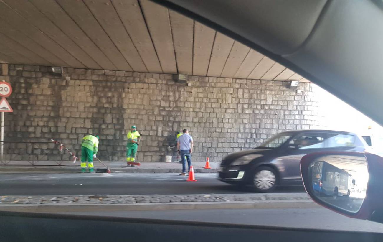 Fallece Tras Salirse De La Via Y Chocar Contra La Proteccion Para Peatones En El Puente De La Estacion Ser Avila Cadena Ser