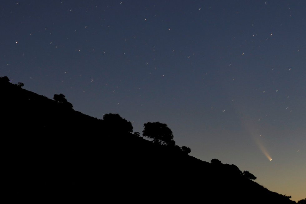 El cometa Neowise, visto desde el Puerto del Viento (Ronda, Málaga). El cometa Neowise, visto desde el Puerto del Viento (Ronda, Málaga).