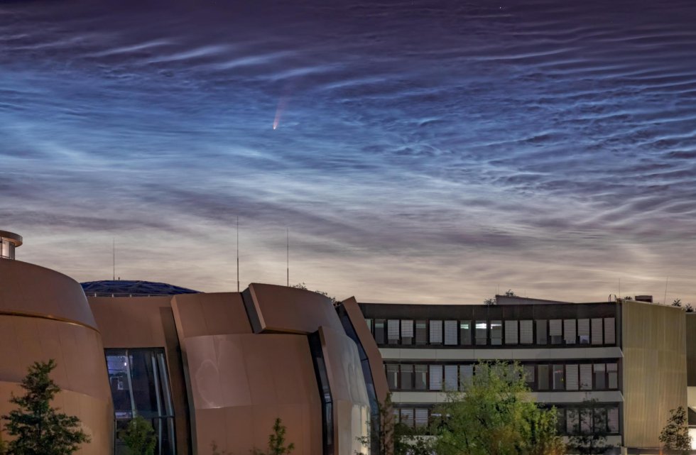Imagen del cometa Neowise facilitada por el Observatorio del Sur de Europa (ESO), visto desde Garching (Alemania). Imagen del cometa Neowise facilitada por el Observatorio del Sur de Europa (ESO), visto desde Garching (Alemania).