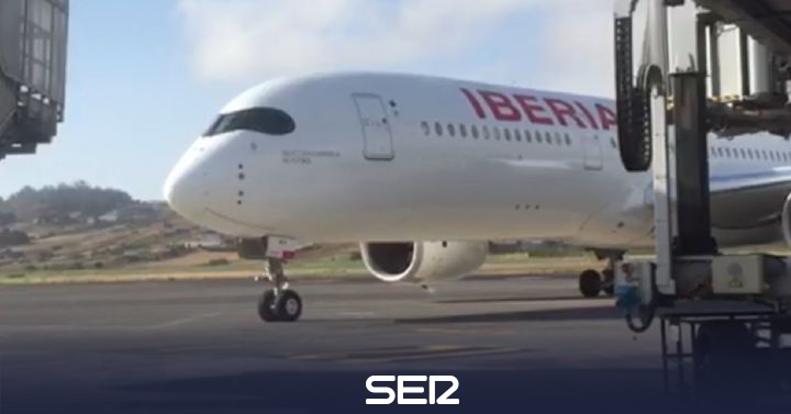 Iberia Airbus 350 first landing in Tenerife |  Radio Club Tenerife