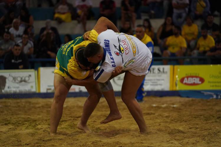 La liga de Primera Categoría en Gran Canaria de Lucha Canaria se ...