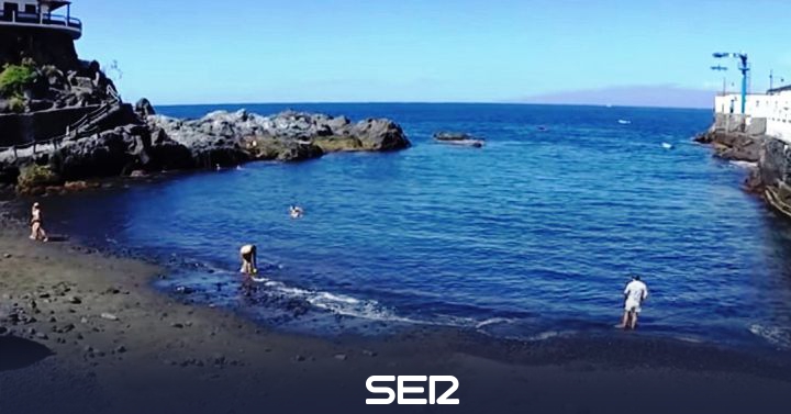 The boat that arrived at Santiago del Teide left eight people, entered the sea and returned with five others |  Radio Club Tenerife