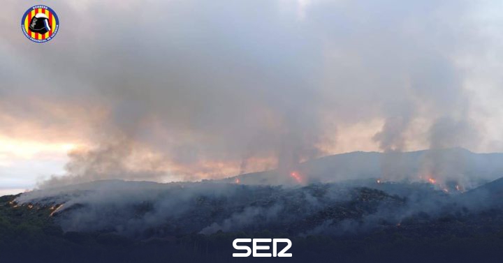 The forest fire in the Vall de Gallinera is still active, although it is already stabilized |  Radio Gandia