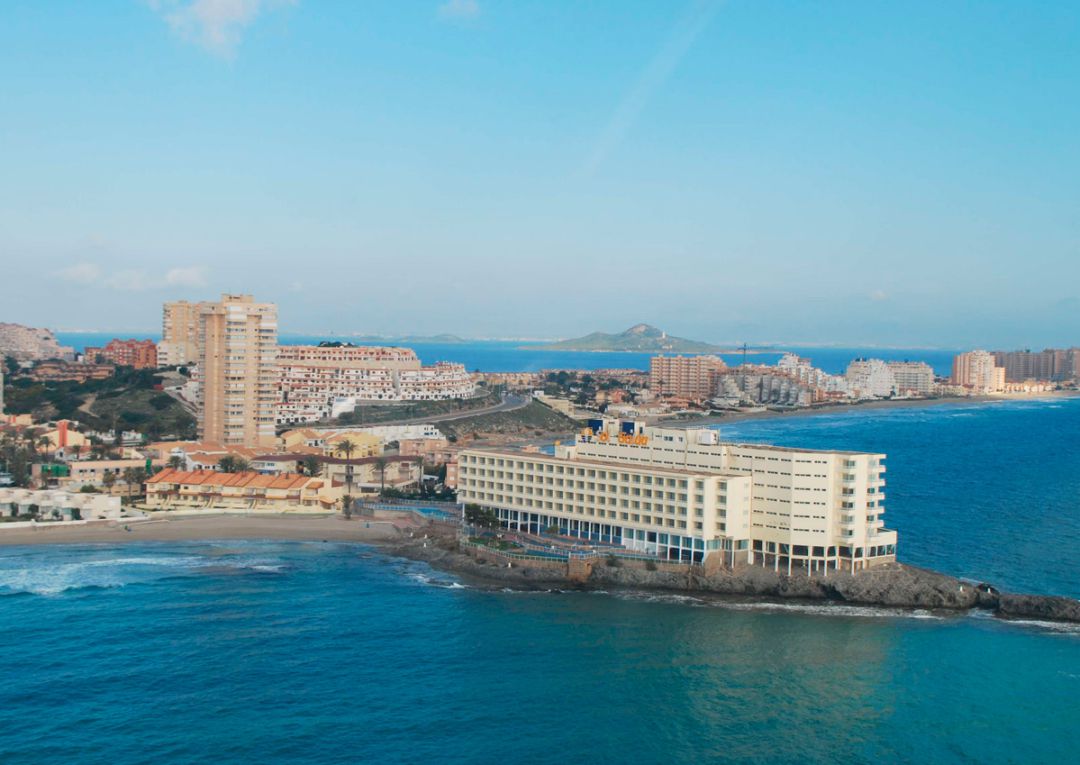 Fallece ahogado en la playa del Galúa en La Manga un ...
