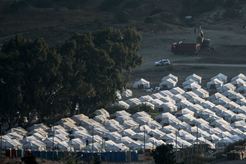 Vista del campamento temporal que ha habilitado el gobierno griego para realojar a los migrantes. Vista del campamento temporal que ha habilitado el gobierno griego para realojar a los migrantes.