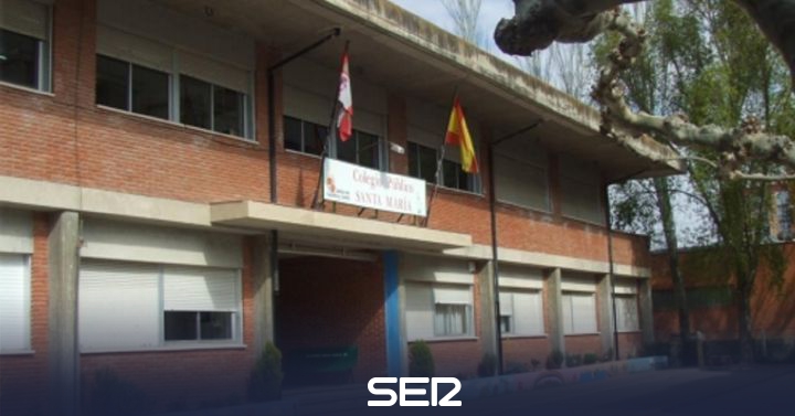 A large group of children from the Santa María school confined by the positive result of a monitor from the dining room |  Radio Aranda