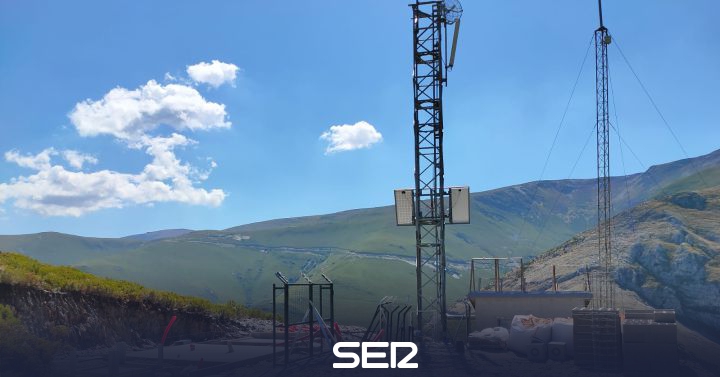 Telefónica installs the antenna that will bring 4G mobile telephony to Peñalba de Santiago |  Radio Bierzo