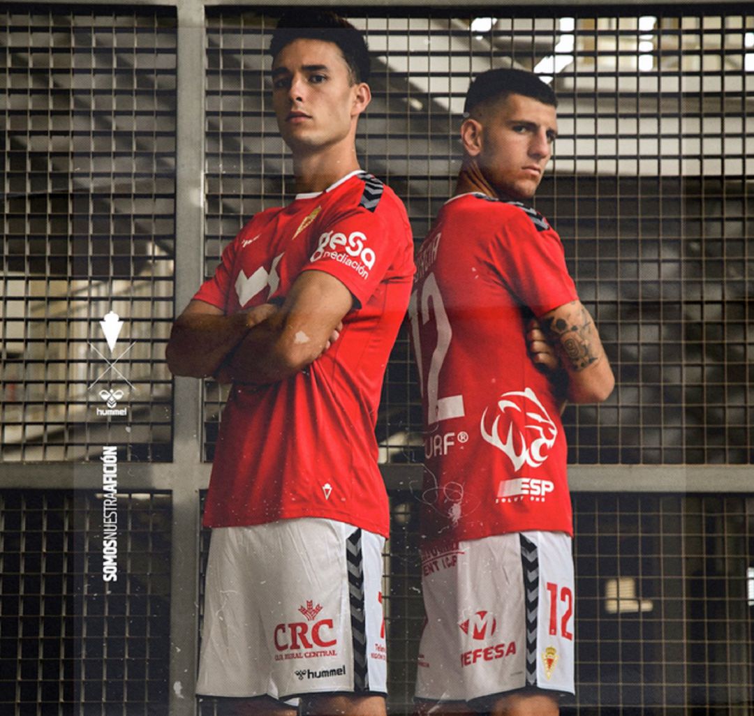 El Real Murcia presenta la primera equipación de la ...