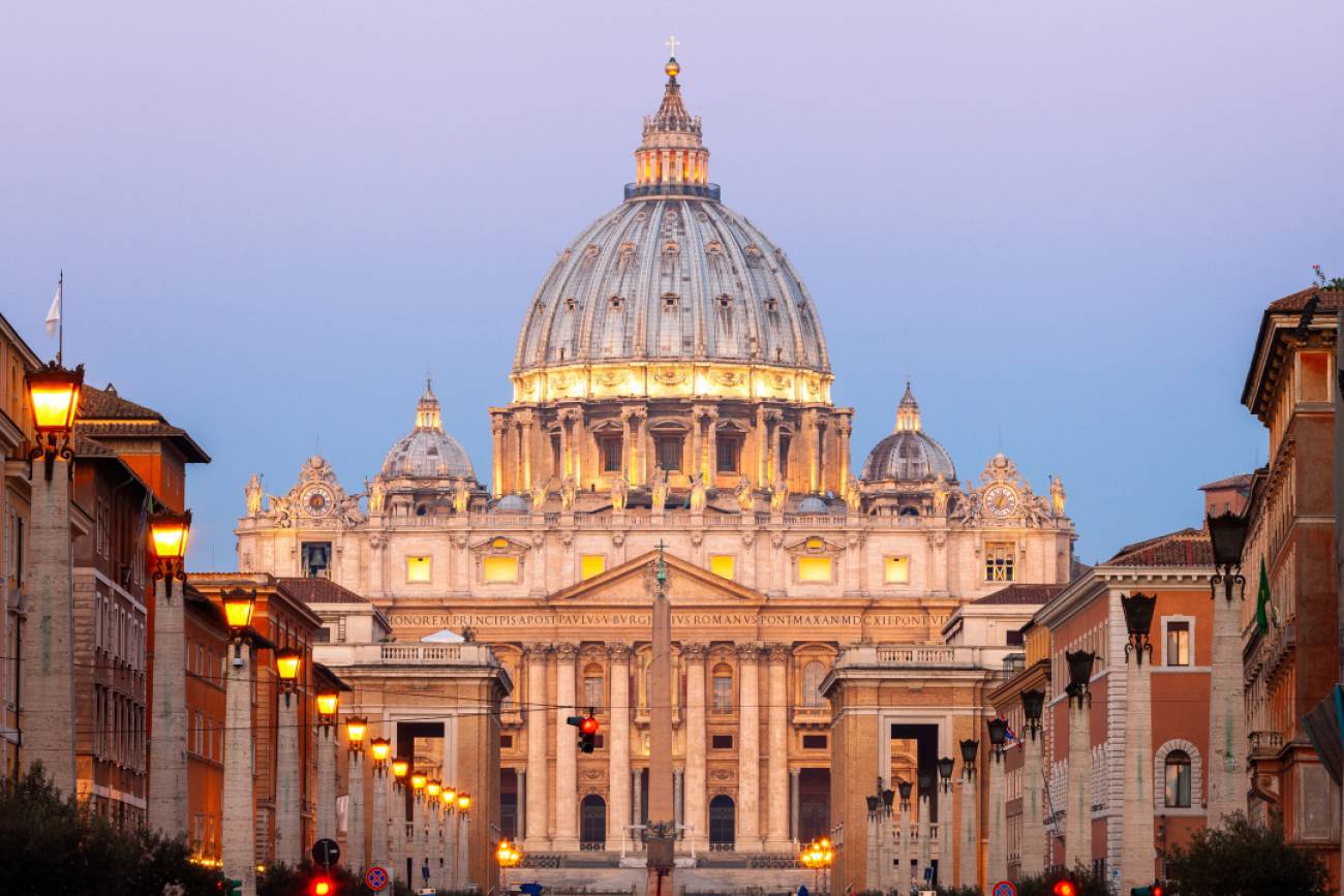 Un nuevo escándalo de corrupción sacude el Vaticano: el caso de Angelo  Becciu y su "sobrina" | La Ventana | Los cafeteros | Cadena SER