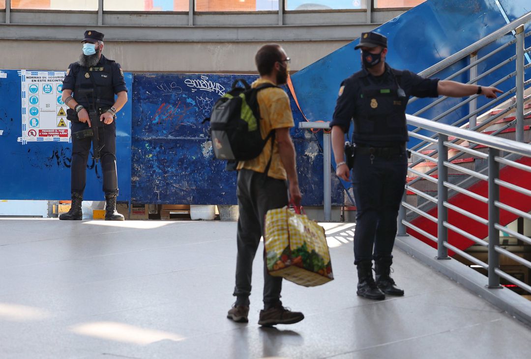 Normalidad En Autopistas Estaciones Y Aeropuerto De Madrid Durante El Primer Dia De Estado De Alarma Radio Madrid Cadena Ser