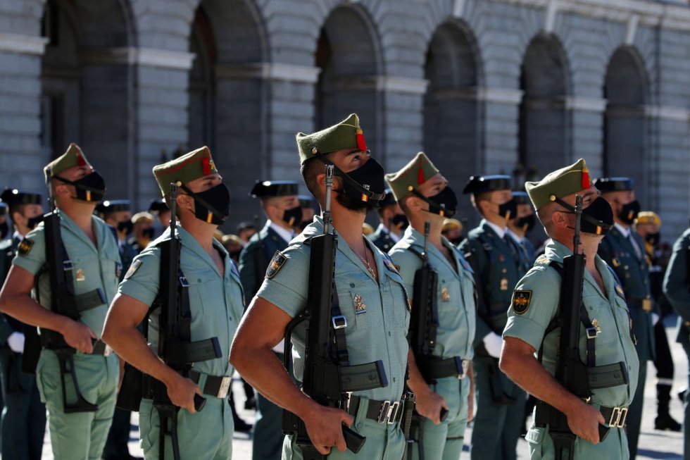 Los miembros de la Legión participan en el desfile terrestre en el que se pretende rendir homenaje a todos los que están luchando contra la COVID-19 Los miembros de la Legión participan en el desfile terrestre en el que se pretende rendir homenaje a todos los que están luchando contra la COVID-19