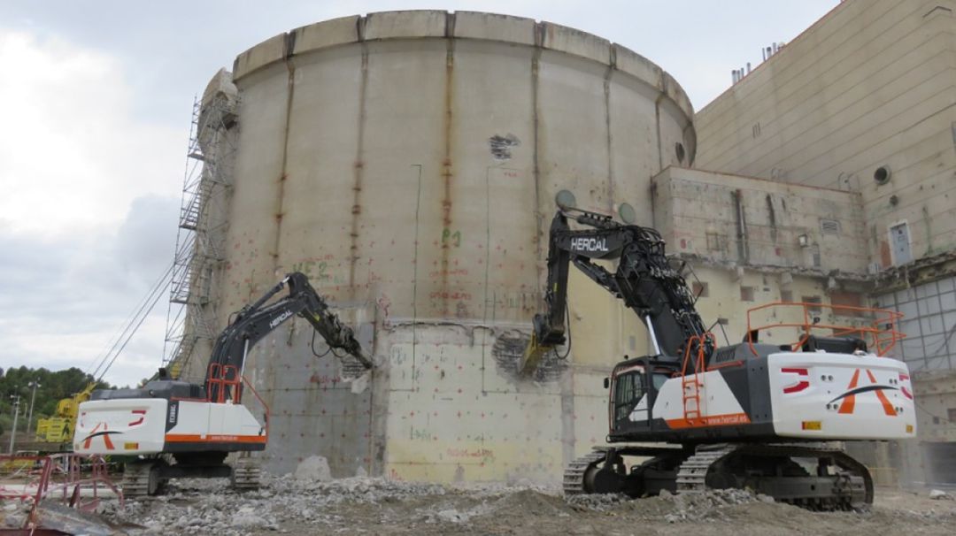 Empieza la demolición del edificio de contención del reactor de Zorita |  SER Guadalajara | Cadena SER