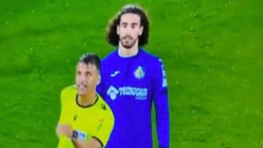 La acción por la que Marc Cucurella debió ser expulsado ante el Granada: "Esto es una agresión al árbitro"