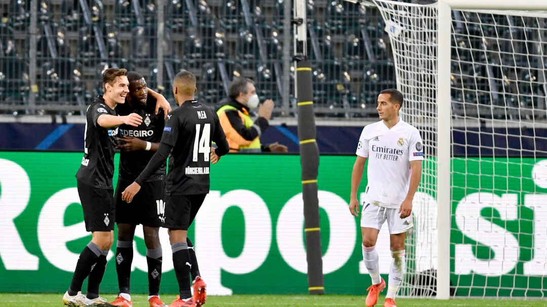 El Real Madrid agoniza pero Benzema y Casemiro evitan el desastre ante el Borussia Mönchengladbach