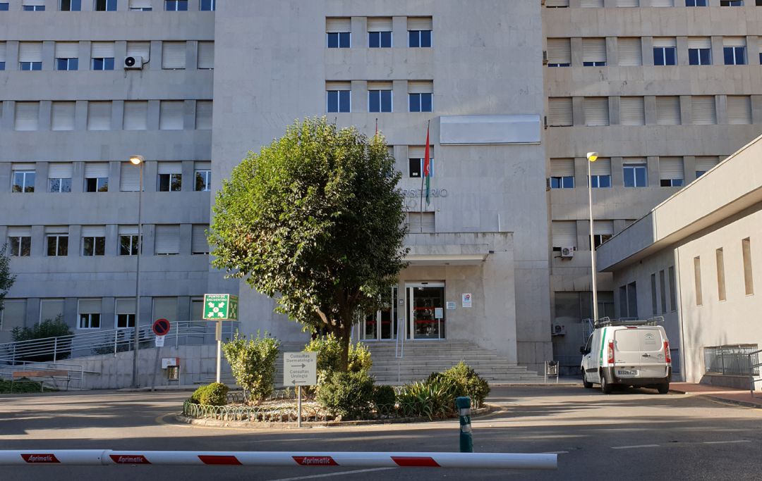 El nuevo Centro Sanitario Provincial Doctor Olóriz de Granada (el antiguo Hospital Clínico San Cecilio) está preparado para recibir a más 'pacientes covid' no graves