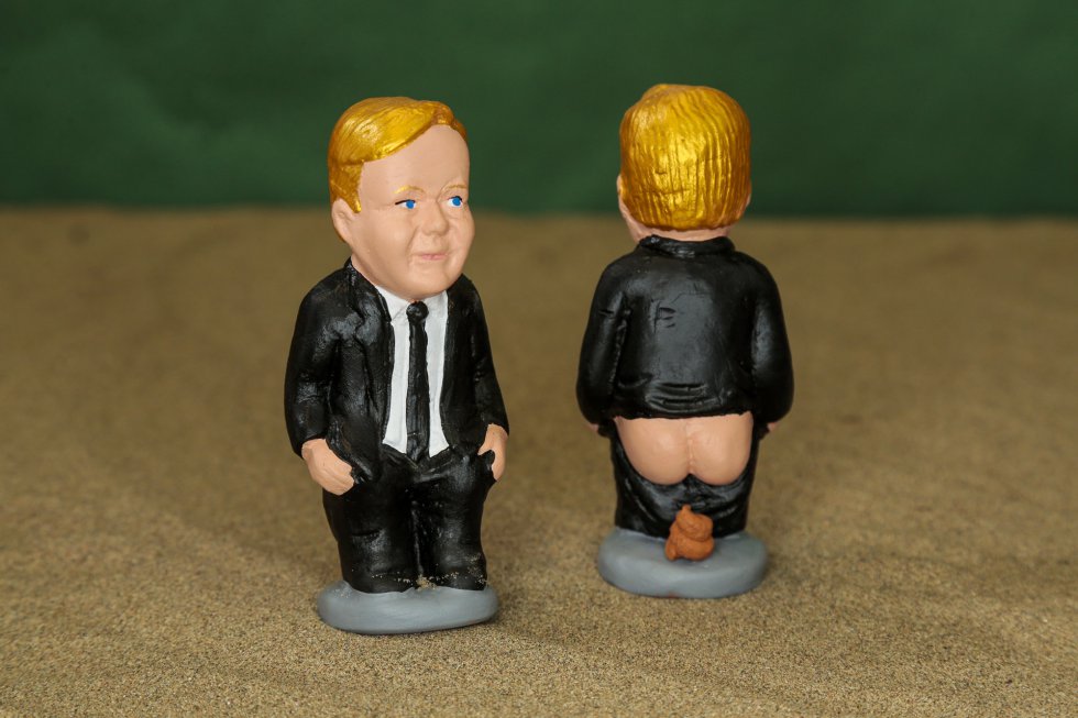 El entrenador del Barça, Ronald Koeman, también se ha convertido en caganer. El entrenador del Barça, Ronald Koeman, también se ha convertido en caganer.