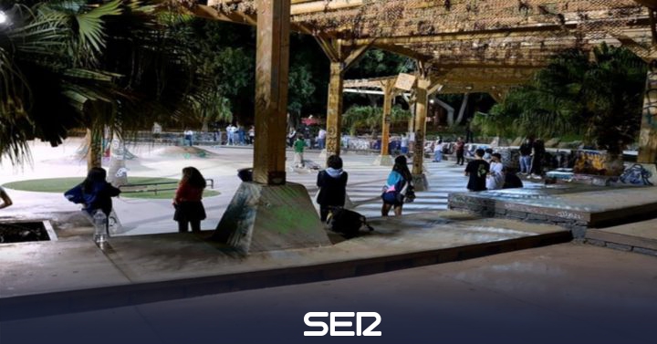 Santa Cruz de Tenerife closes parks and squares with the highest number of complaints at 7:00 pm |  Radio Club Tenerife