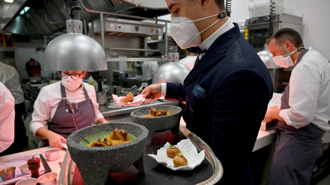 La lucha de la Guía Michelin contra la pandemia: "Tenía que salir como fuese, pero no hemos sido más blandos"