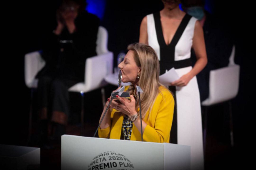 La escritora vitoriana ha dedicado el Premio Planeta a las víctimas de la pandemia