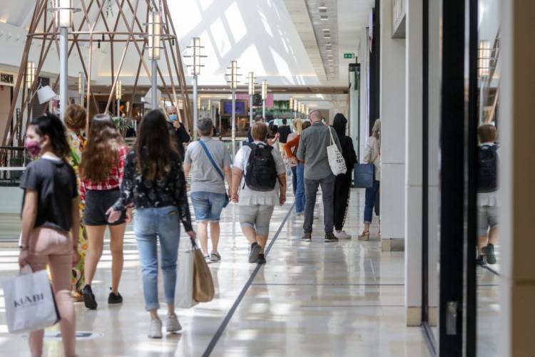 Cantabria fija los diez festivos de las aperturas comerciales en 2021 Radio Santander Cadena SER Cantabria fija los diez festivos de las aperturas comerciales en 2021 Radio Santander Cadena SER