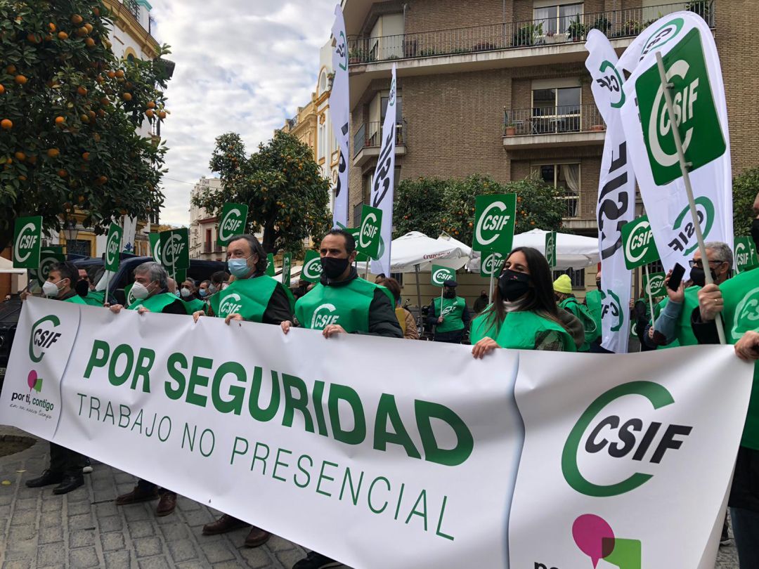 CSIF reclama a la Junta la aplicación del teletrabajo para el personal del sector público