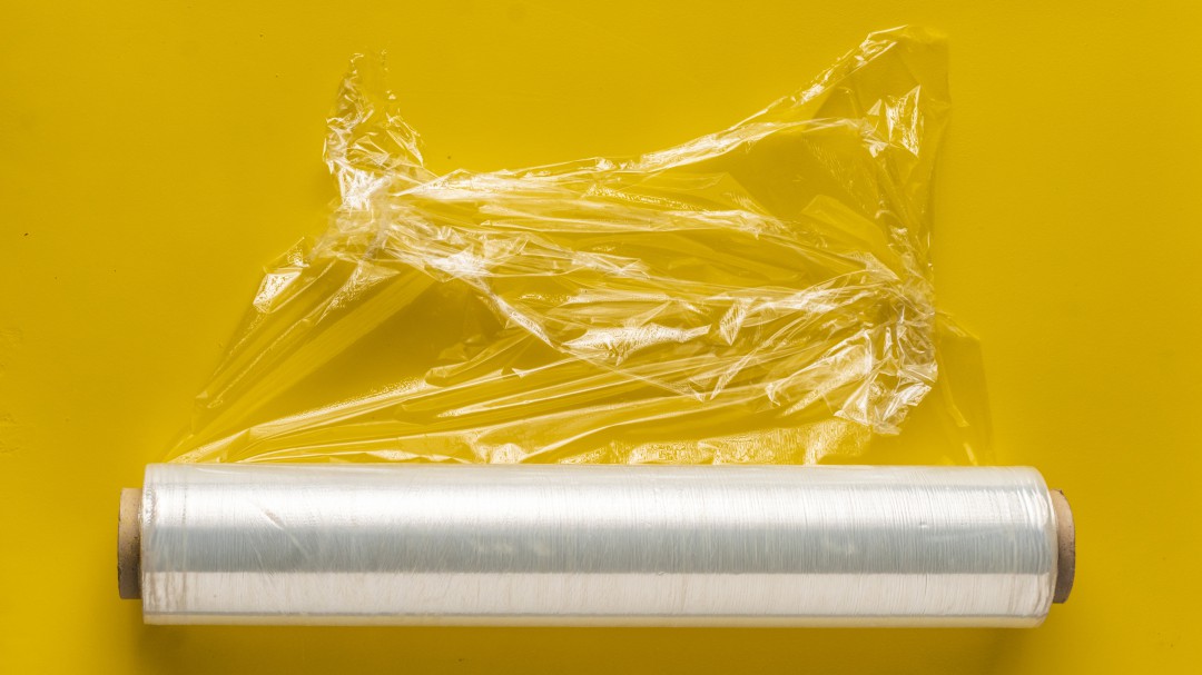 El secreto mejor guardado de los chefs para utilizar el papel film: el truco que te cambiará la vida