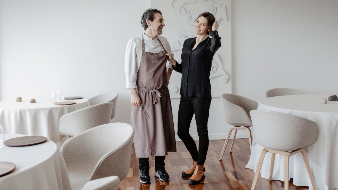 Hijo de emigrantes y comprometido con su entorno: así es el primer chef con dos estrellas Michelin de Galicia
