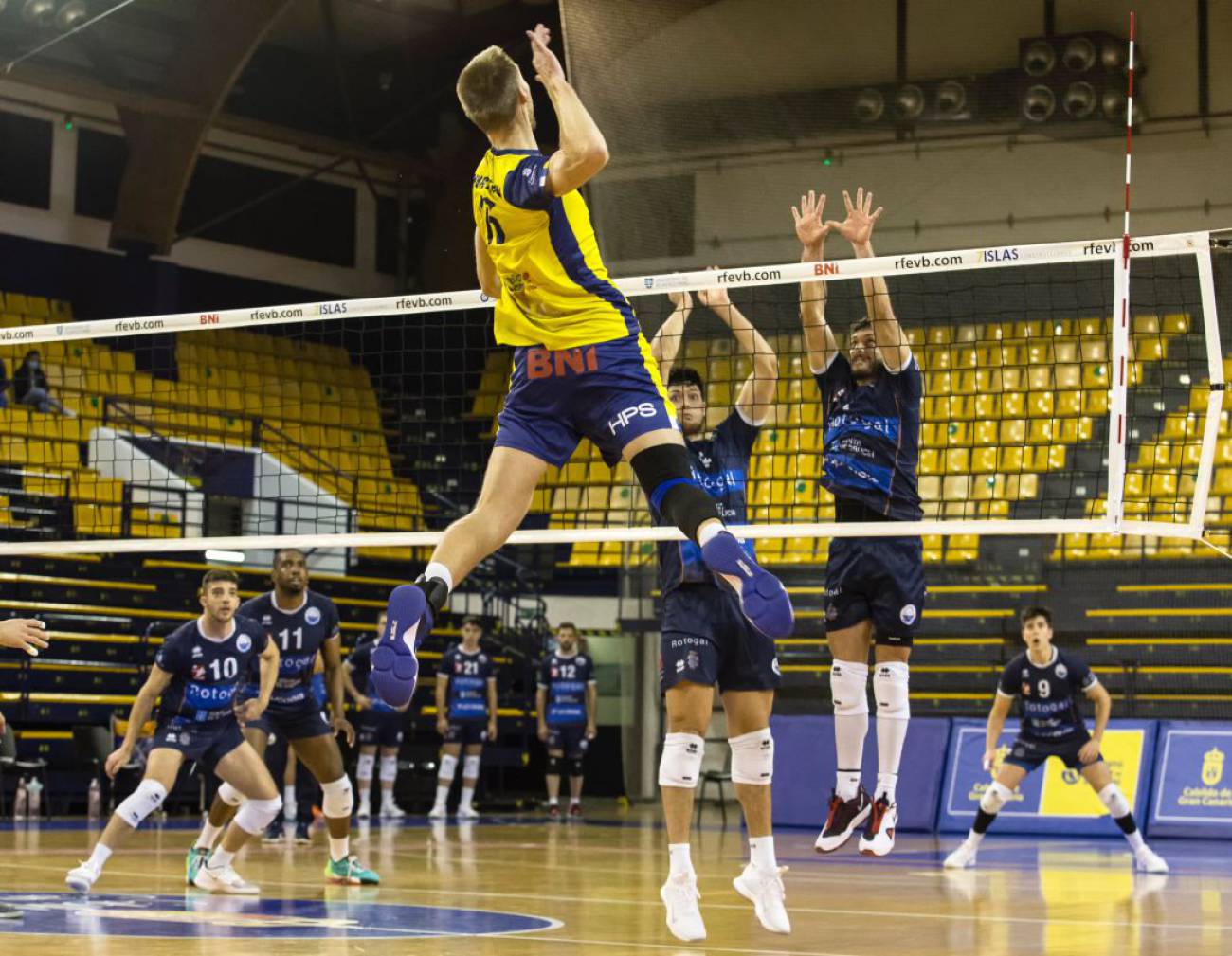 TODOVOLEY La RFEVB apuesta por regresar a la liga de 12 en la TODOVOLEY La RFEVB apuesta por regresar a la liga de 12 en la