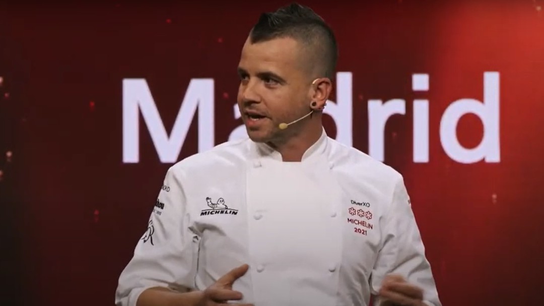 "En momentos así se ve quién está y quién no": el emotivo discurso de David Muñoz en la gala de Michelin