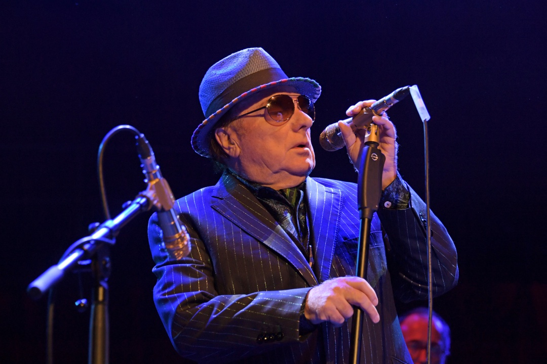 Van Morrison actúa en octubre de 2019 en el concierto homenaje A Night At Ronnie Scotts